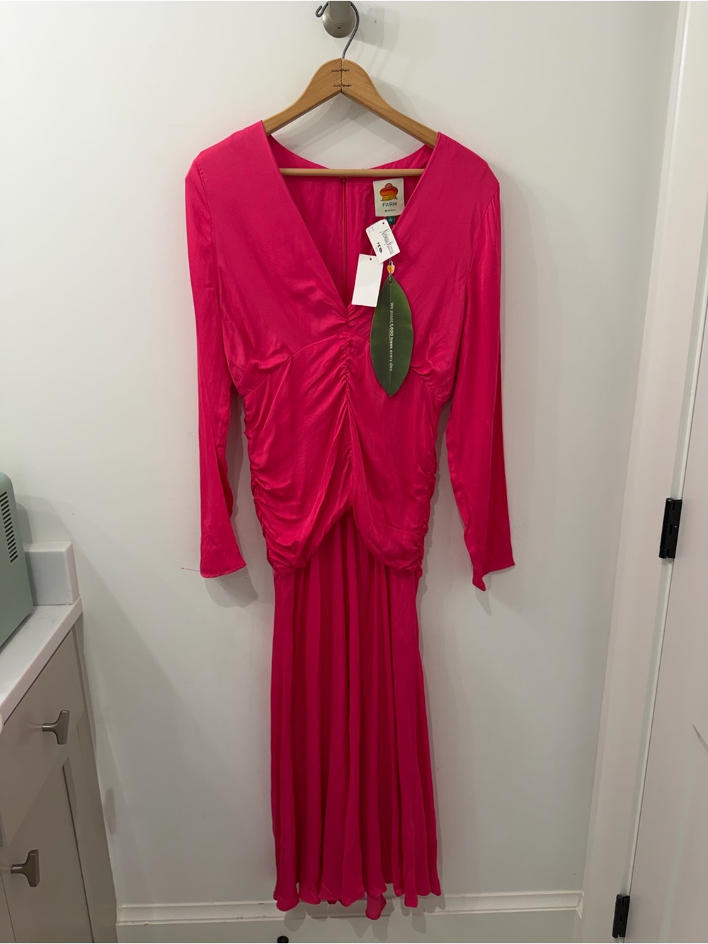 NWT FARM RIO Pink Long Sleeve Ruched Waist Midi Dress - Picture 4 of 10